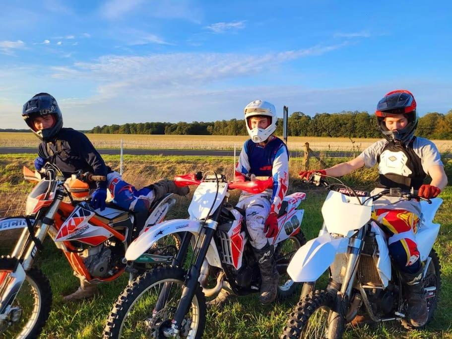 Gite Au Haras D'Agathe Et Ses Princes Les Barils Esterno foto